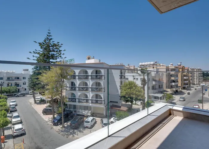 Oniro Makenzy * Larnaca