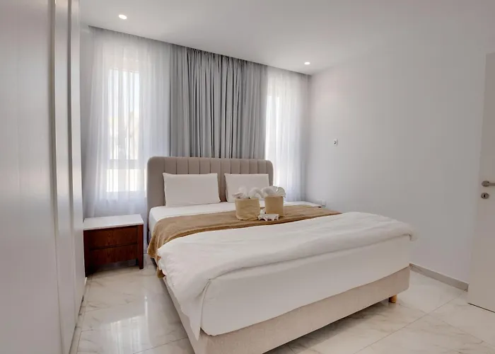 Oniro Makenzy * לרנקה