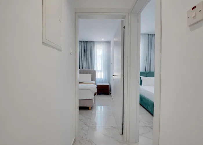 Oniro Makenzy لارنكا