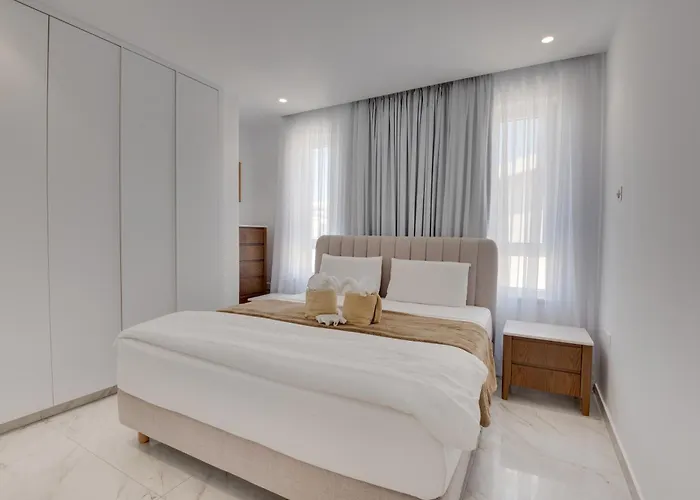 Oniro Makenzy * Larnaca