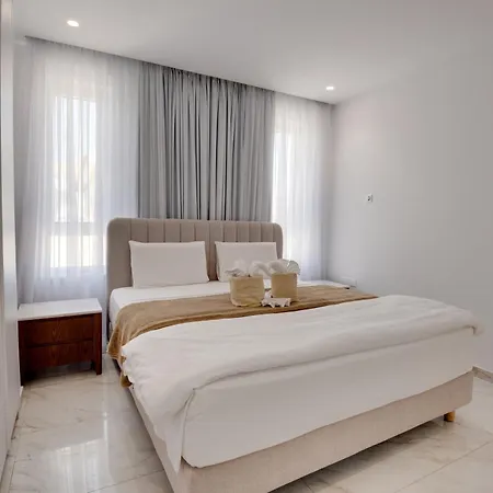 Oniro Makenzy * לרנקה